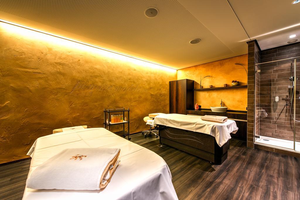 Wellnesshotel Golf Panorama Lipperswil Exterior foto